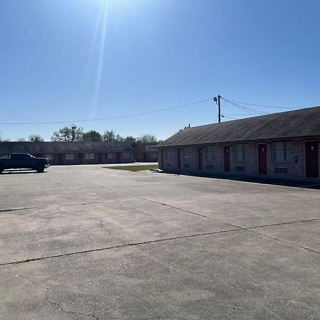 Lakeside Inn & Suites By Oyo Mathis I 37 Exterior foto