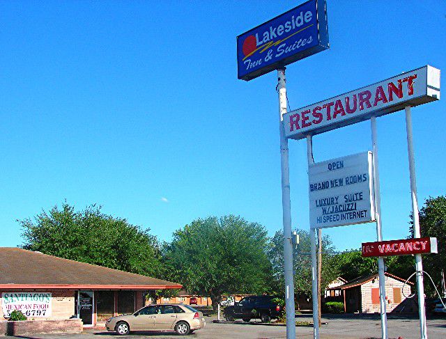 Lakeside Inn & Suites By Oyo Mathis I 37 Exterior foto